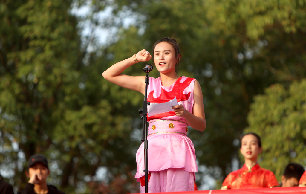 http://www.hieu.edu.cn/__local/4/6B/71/F3DC39C2531185FCE84D80EA94A_D13D7759_70C0C.jpg